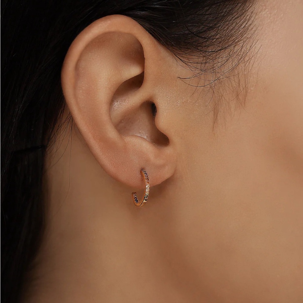 Tai Small Rainbow Huggie NWT - Picture 6 of 7